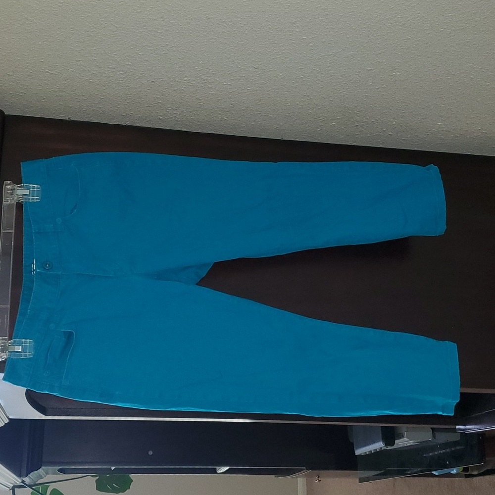 Loft 6 curvy crop electric blue jeans